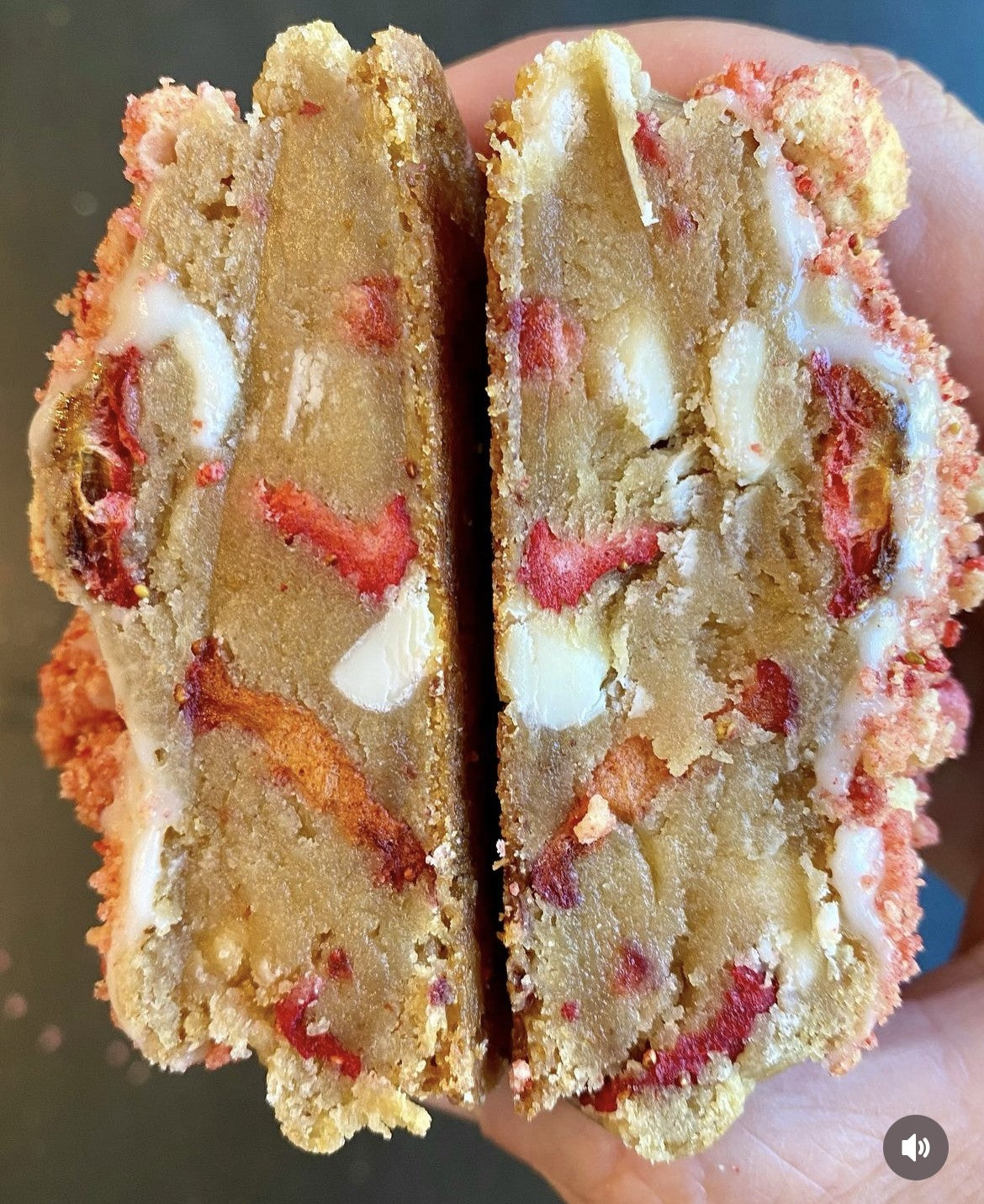 STRAWBERRY CRUMBLE