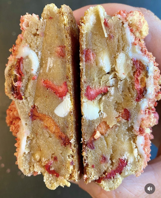 STRAWBERRY CRUMBLE
